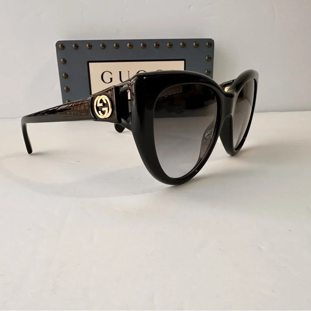 New Authentic GUCCI GG0877S-001 Oversized Feminine Cat Eye Sunglasses